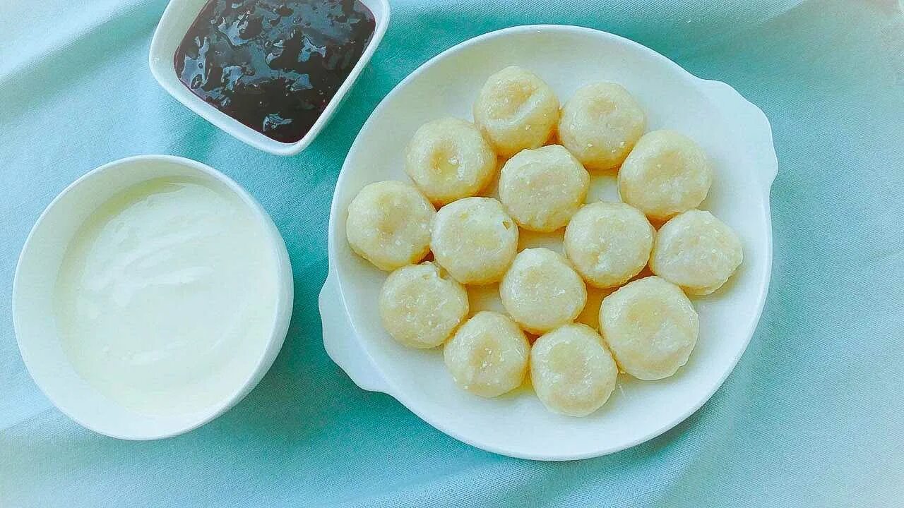 Сладость с рисовой муки. Рисовое печенье. Моти японские сладости. Рисовая мука рецепты без яиц. Китайские булочки маньтоу.