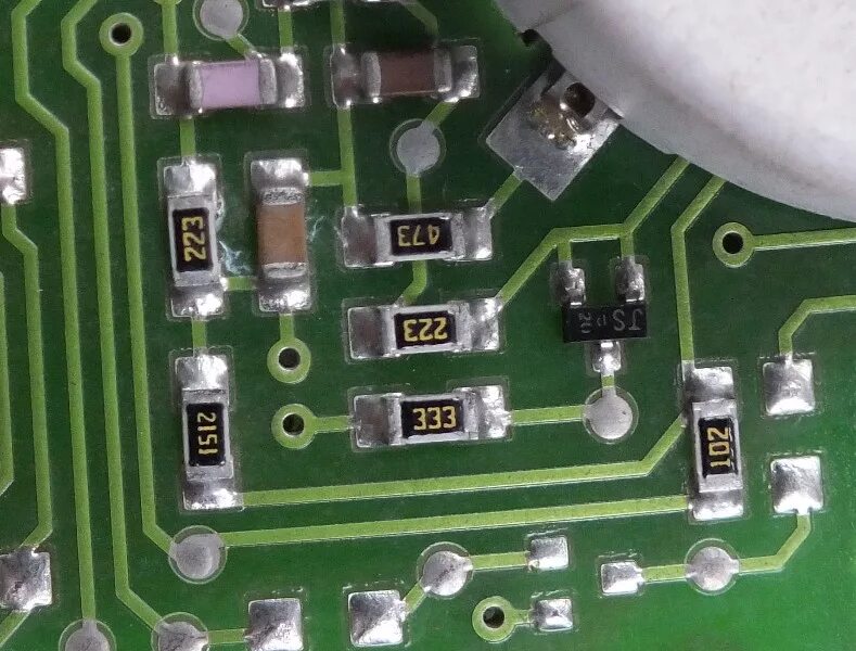Сгорело сопротивление. СМА Кайзер w45.08TL сгорели резисторы на плате. Сгоревший резистор на плате. Строительный фен сгорели резисторы на плате. Сгорели резисторы на плате тестера dt710l.