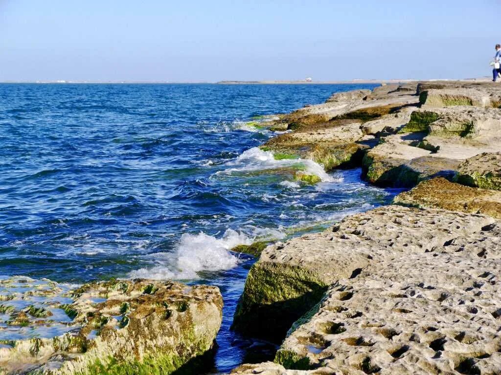 Каспийское море Каспийск. Азербайджан берег Каспийского моря. Каспий море Дагестан. Каспийское море Сулак.