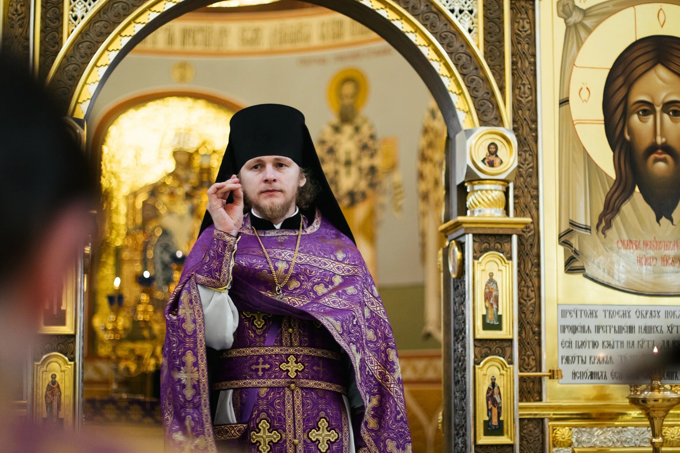 Торжество православия богослужение. Торжество православия в монастыре. неделя торжества православия служба. торжество православия служба в храме. служба в храмах праздник торжества православия.