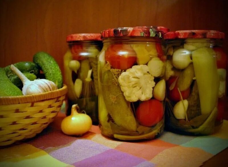 Консервировать овощи на зиму. Домашние заготовки. консервация овощей. овощное ассорти на зиму. консервированные овощи.