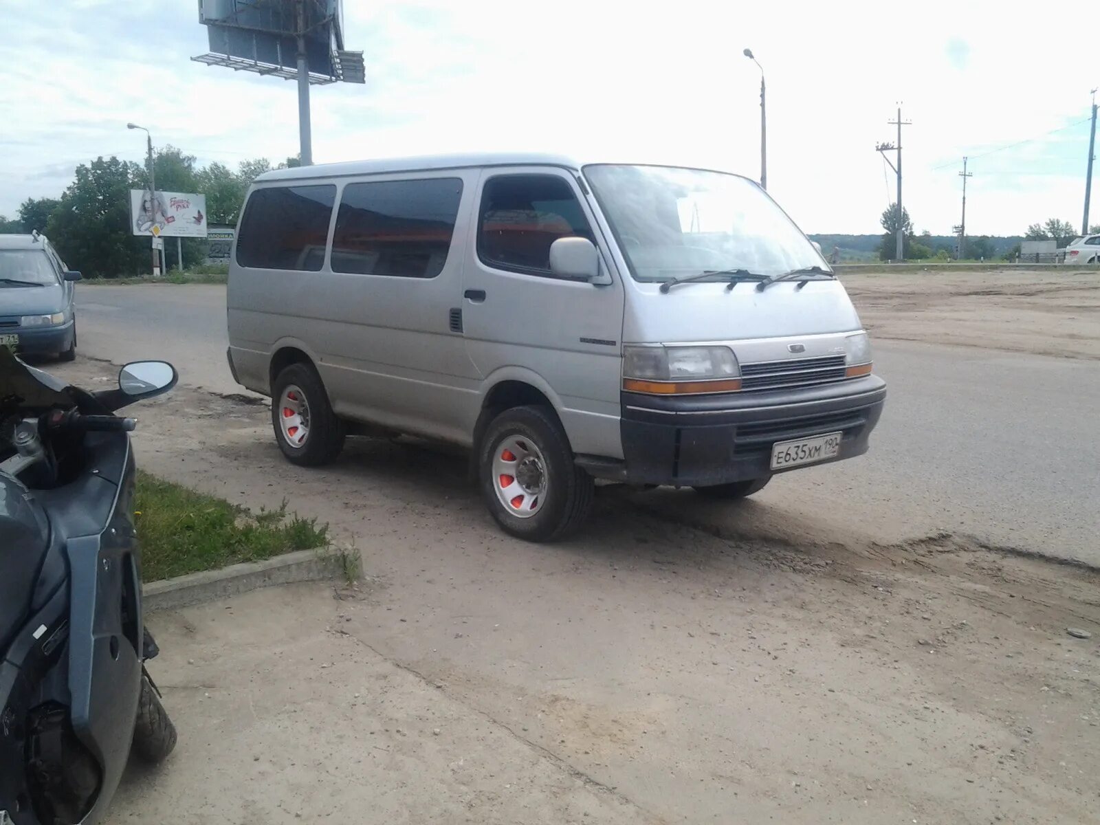 Toyota hiace технические характеристики. Toyota Hiace h100. Hiace 4 (h100). Toyota Hiace h100 4х4. Toyota Hiace h100 Рестайлинг.