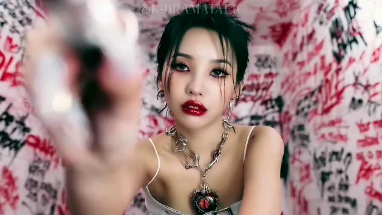 Соён g idle tomboy. G i-dle tomboy. G idle tomboy. Gidle tomboy. Tomboy i dle где послушать.