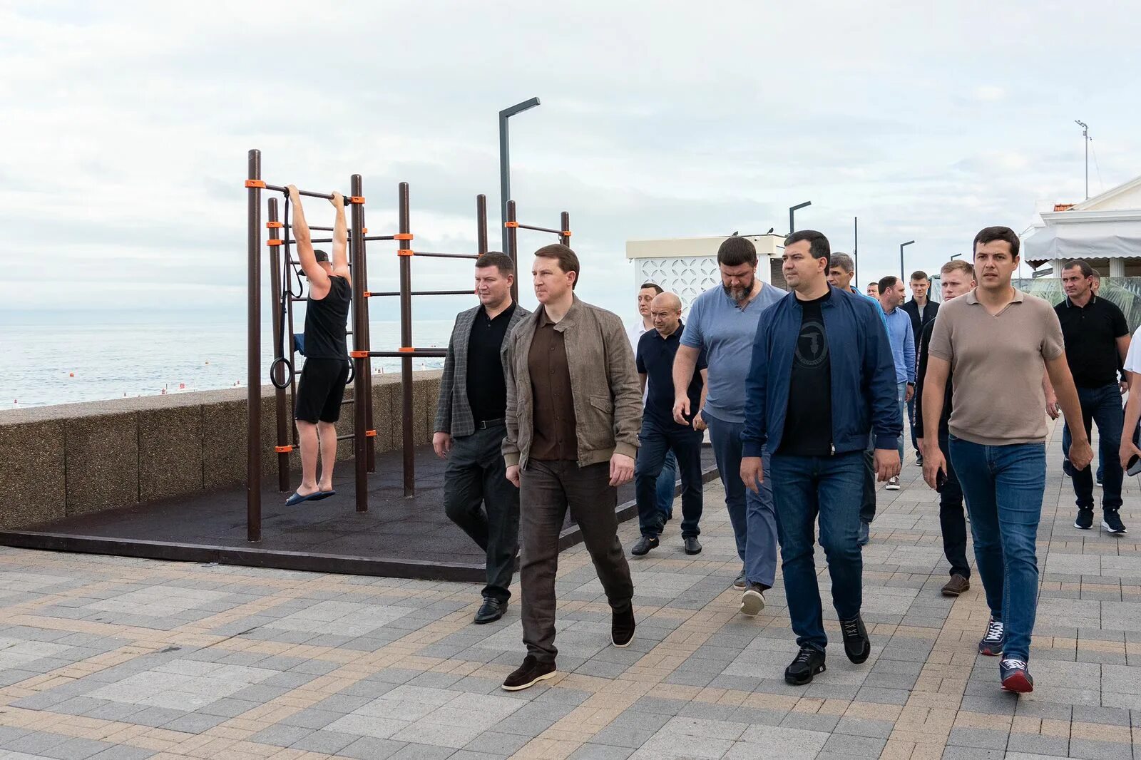 Форум в сочи ноябрь 2025. Копайгородский сочи. сочи набережная. театр сочи на набережной. новая набережная иваново.