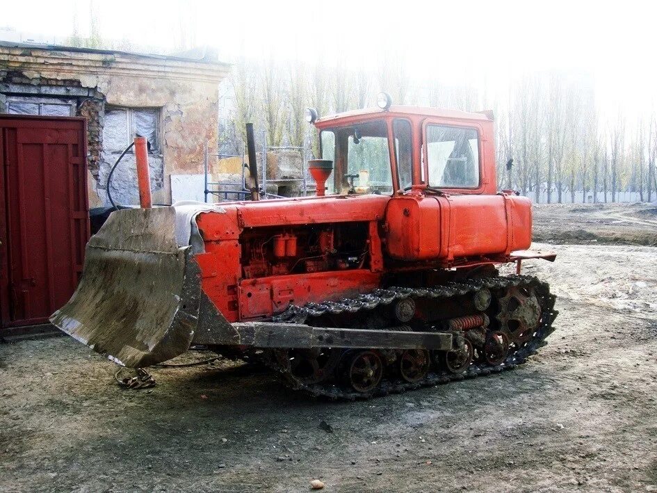 Бульдозер б у авито. Дт-75 бульдозер. дт 75 болотник бульдозер. бульдозер дт-75 дрс-4. дт-75 трактор с отвалом.