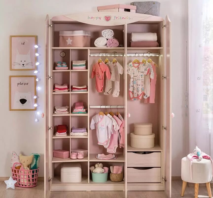 Гардеробная для девочки. Детская комната шкаф. Гардеробная в детскую комнату. Девочка в шкафу 6 лет. Детская гардеробная.