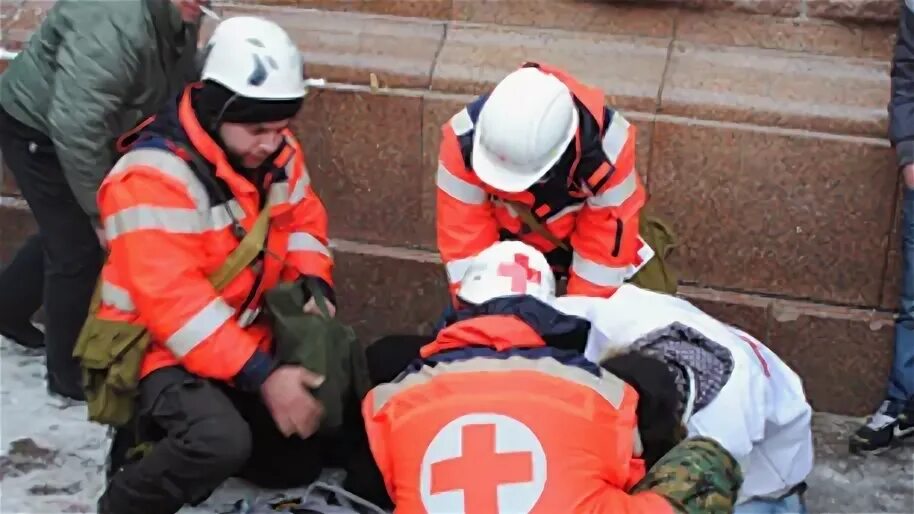 Красный крест помощь пострадавшим. Красный крест списки раненых на Украине.