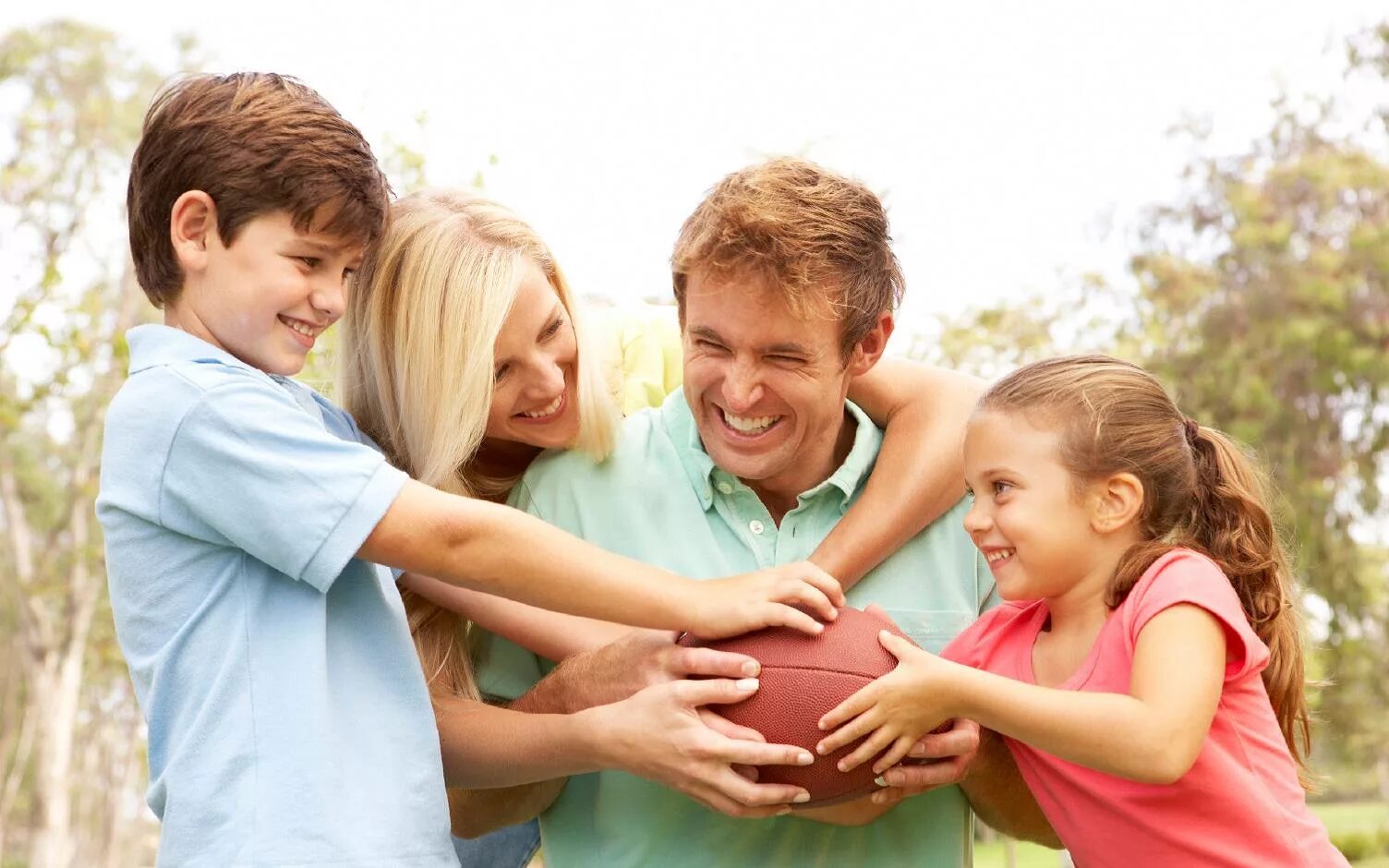 дети дошкольного и школьного возраста. умственное воспитание в семье. родители и дети. воспитание ребенка. родители и дети воспитание.