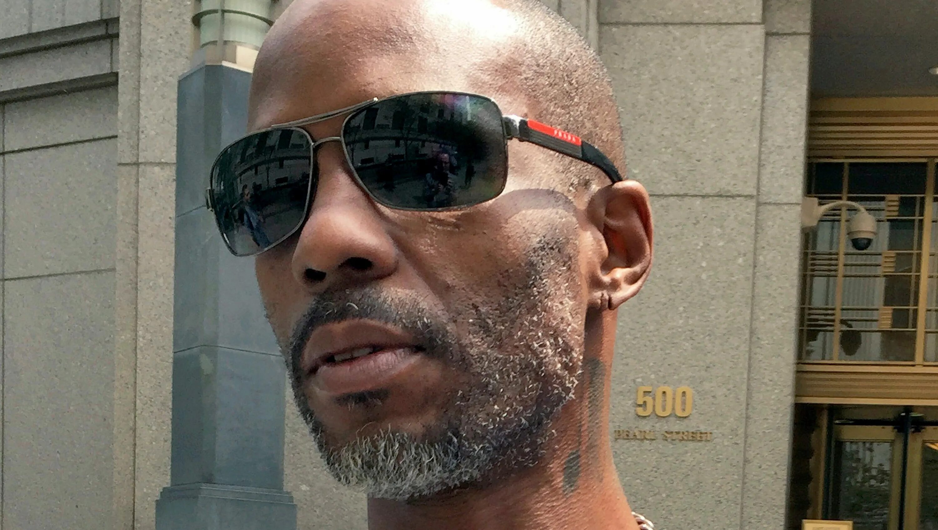 Dmx рэпер умерший. Dmx рэпер. dmx американский рэпер похороны. dmx последние фото. дмх похороны.