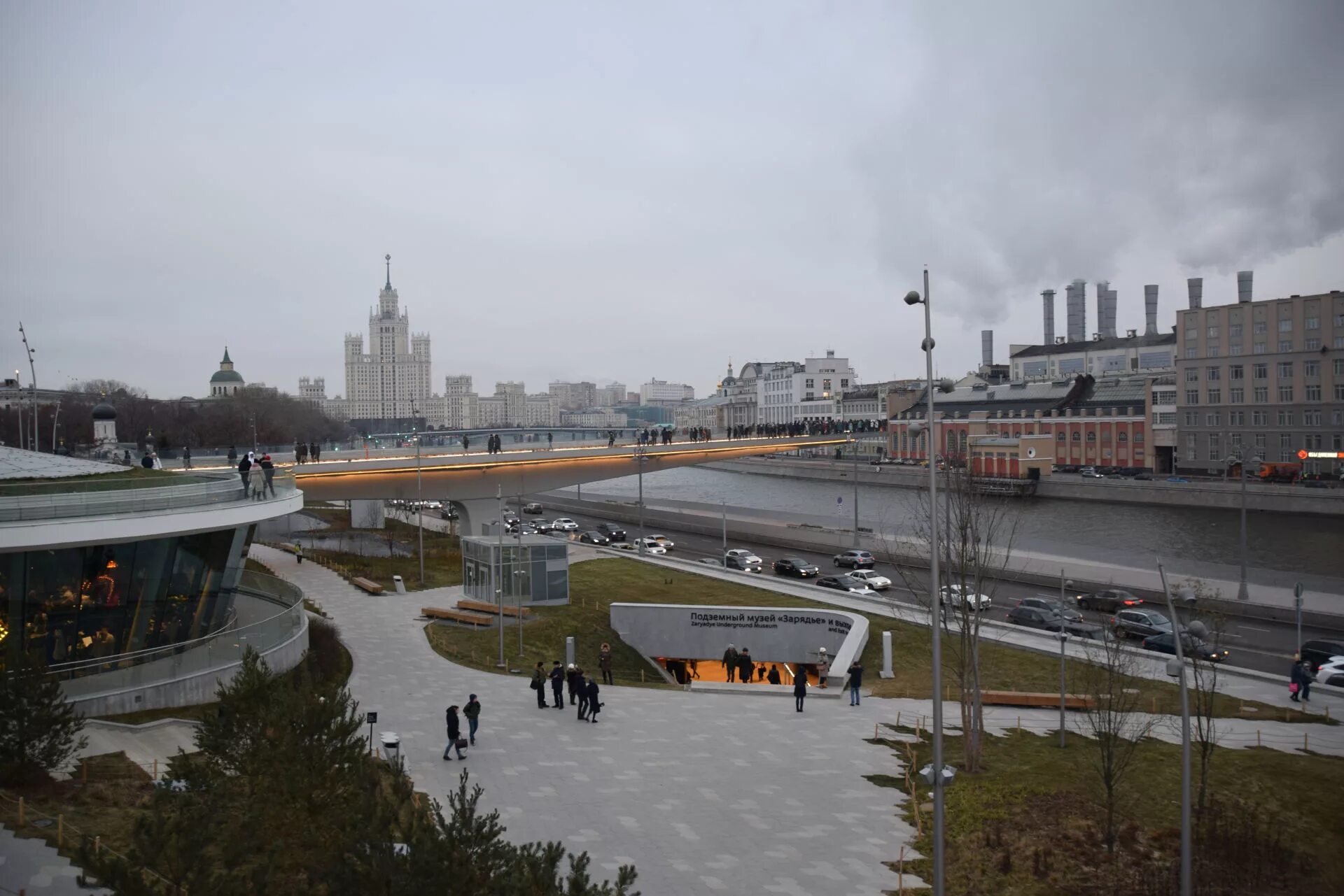 Подземный музей зарядье. Подземная парковка москва парк зарядье отзывы. Подземная парковка москва парк зарядье отзывы. Подземная парковка москва парк зарядье отзывы. Подземный археологический музей зарядье.