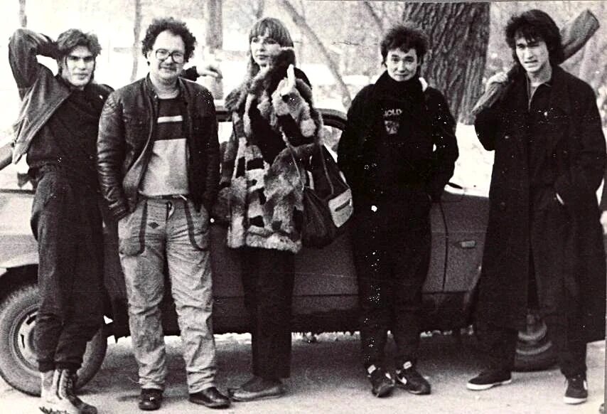 Виктор цой и гребенщиков. Мои друзья идут по жизни маршем. Цой мои друзья. Рок цитаты. Виктор цой 80-е.