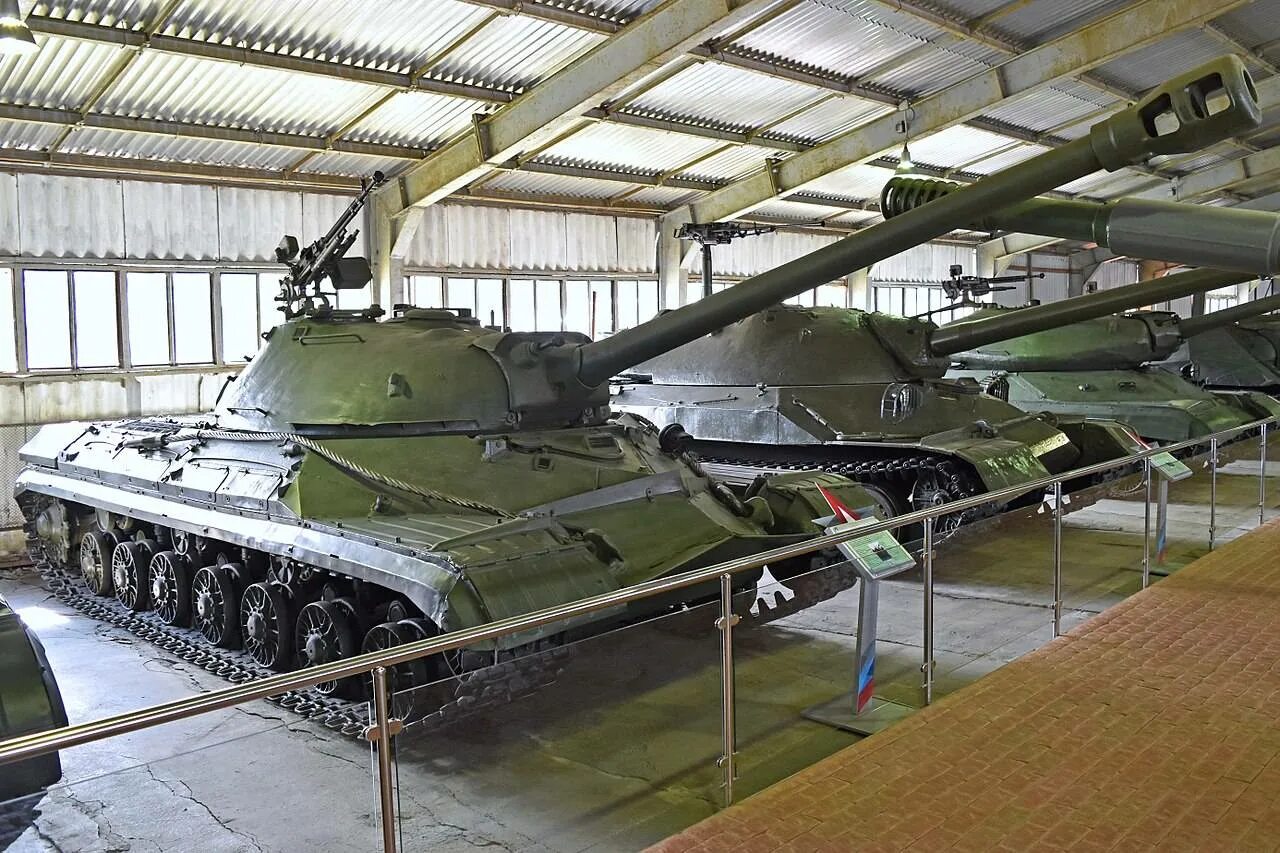 Танк т 8. Т-10 танк. Советский тяжелый танк т-10 м. Т 10 В Кубинке. Т-10 танк СССР.