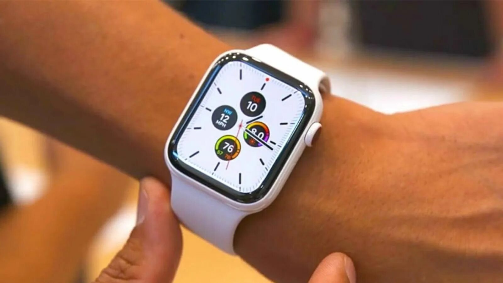 Часы apple watch pro. Se часы Apple IWATCH 44mm. Apple watch se 40mm. Смарт-часы Apple watch se 40mm. Смарт часы эпл вотч 7.