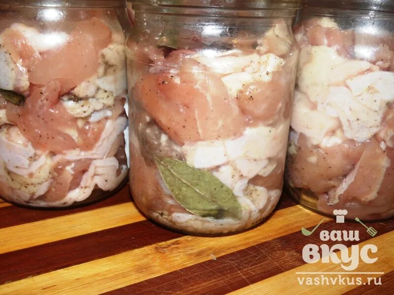 Тушенка из курицы в духовке на зиму. Куриная тушенка. мясо в банке в духовке в собственном соку. тушенка в духовке на соли.