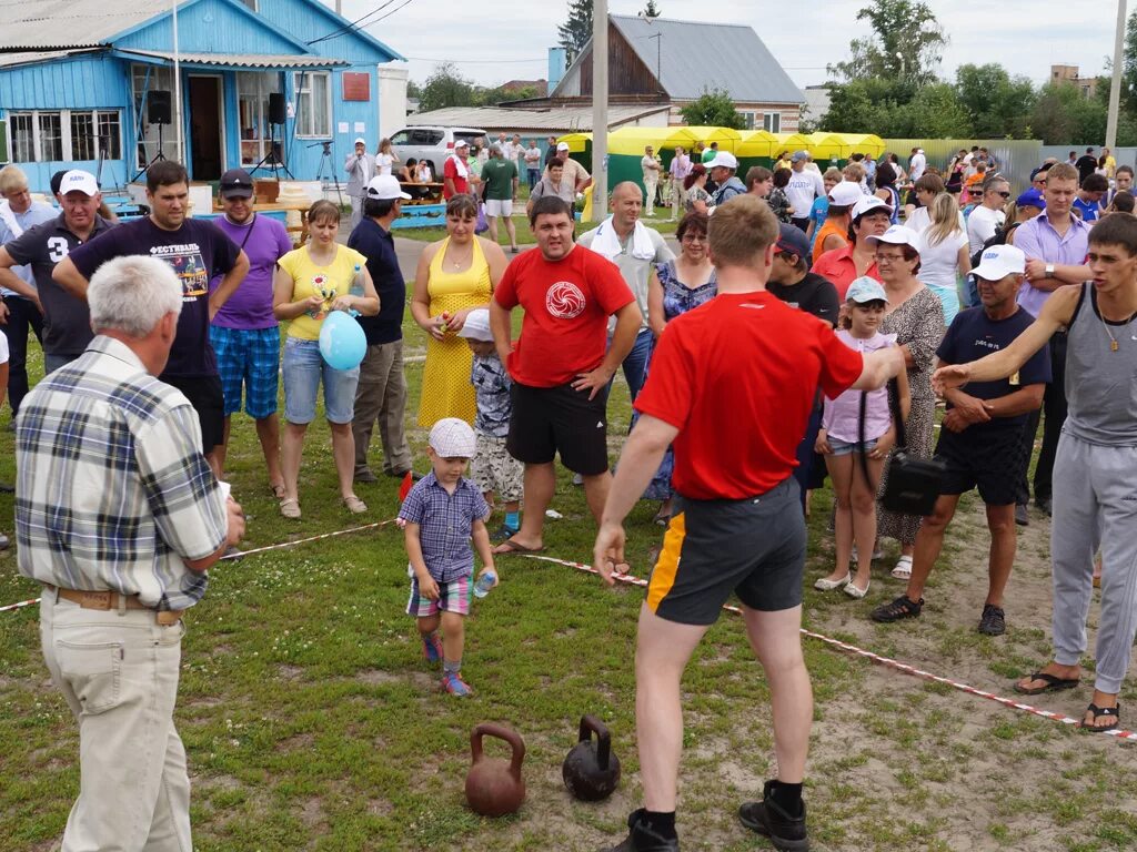 Поселок новая ляда тамбовской области. Новая ляда тамбовская область. Новая ляда агро. День знаний в п. Р п новая ляда.