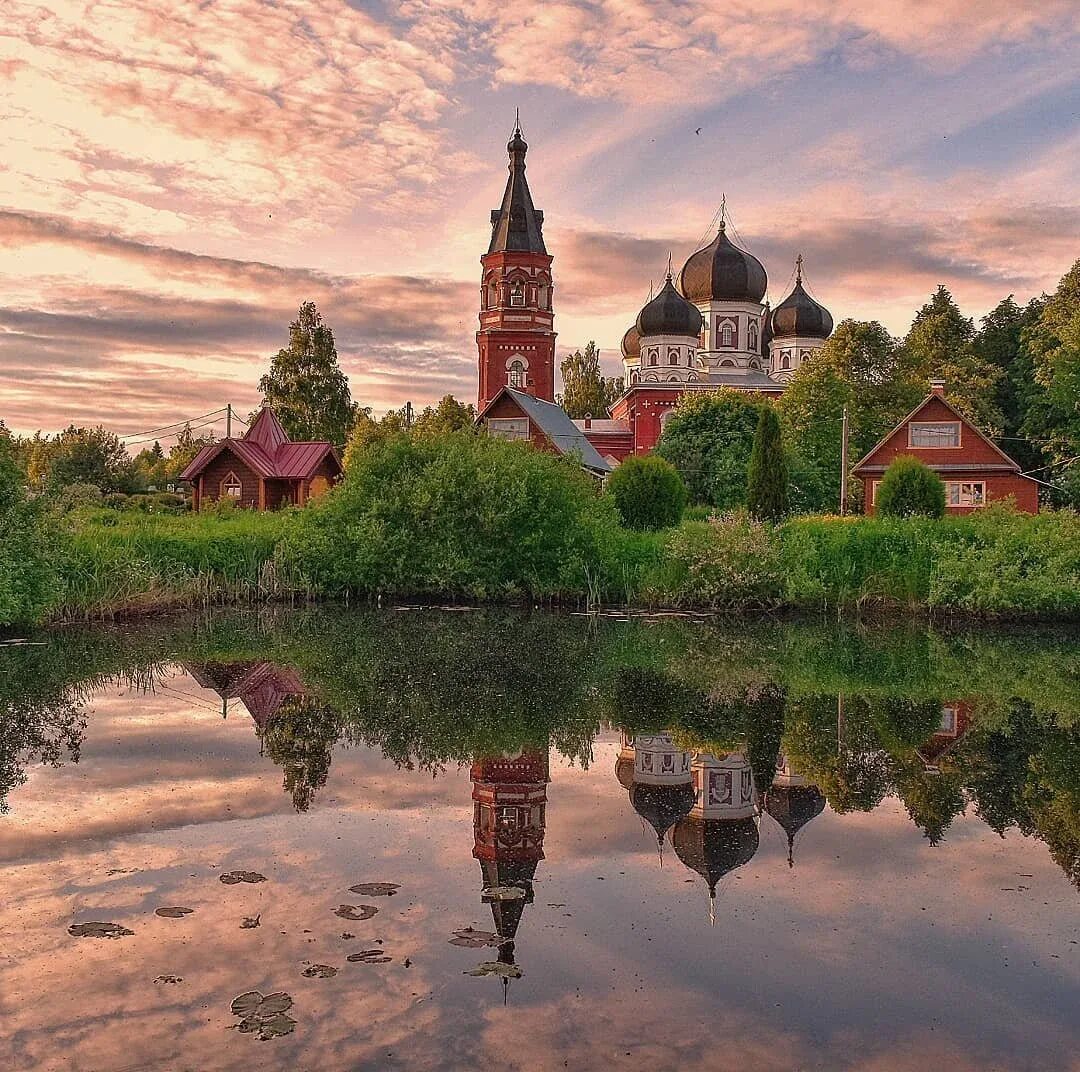 Покажи окрестности. Село Маклаково монастырь Талдомский район.