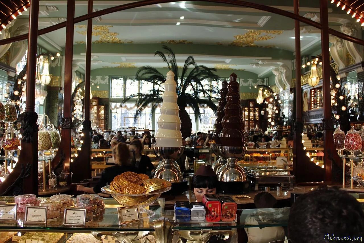 санкт-петербург елисеевский магазин на невском проспекте. елисеевский гастроном в питере. дом купцов елисеевых в санкт-петербурге. елисеевский в питере на невском. торговый дом братьев елисеевых в санкт-петербурге.