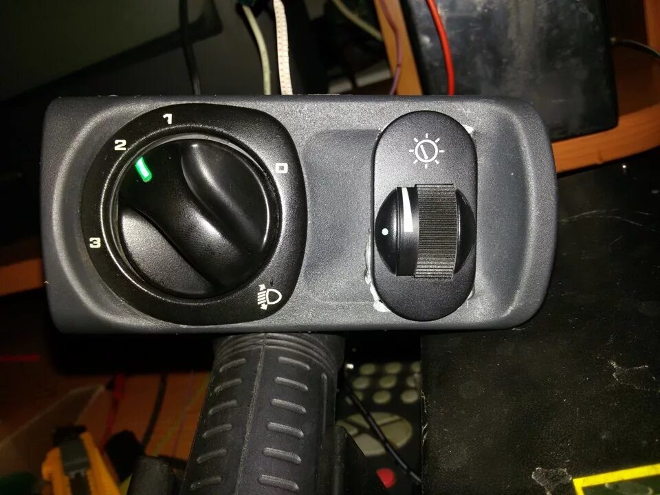 Instrument Light Switch Replacement (VAZ-2115 "Samara-2" 1997-2012 / Electrical 