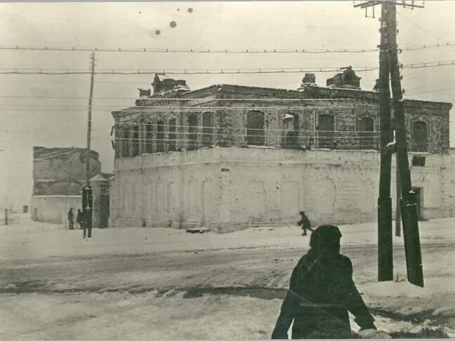 Освобожденный Белгород 1943. Белгород 1943, эшафот. Белгород февраль 1943. Архивные фото Белгорода.