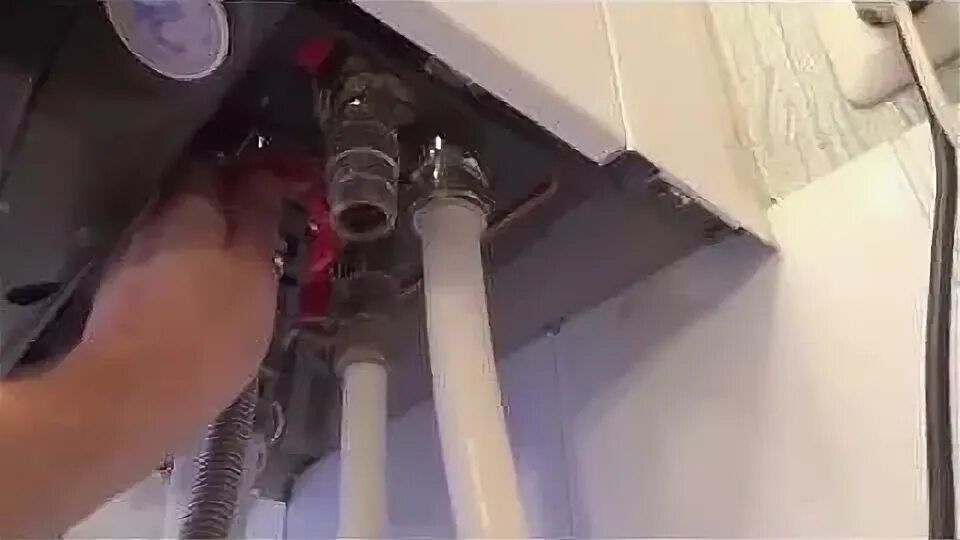 Baxi e10 кран. Ошибка е10 на газовом котле. Котёл бакси ошибка е10. Ошибка е10 на котле Baxi. Аристон капает вода