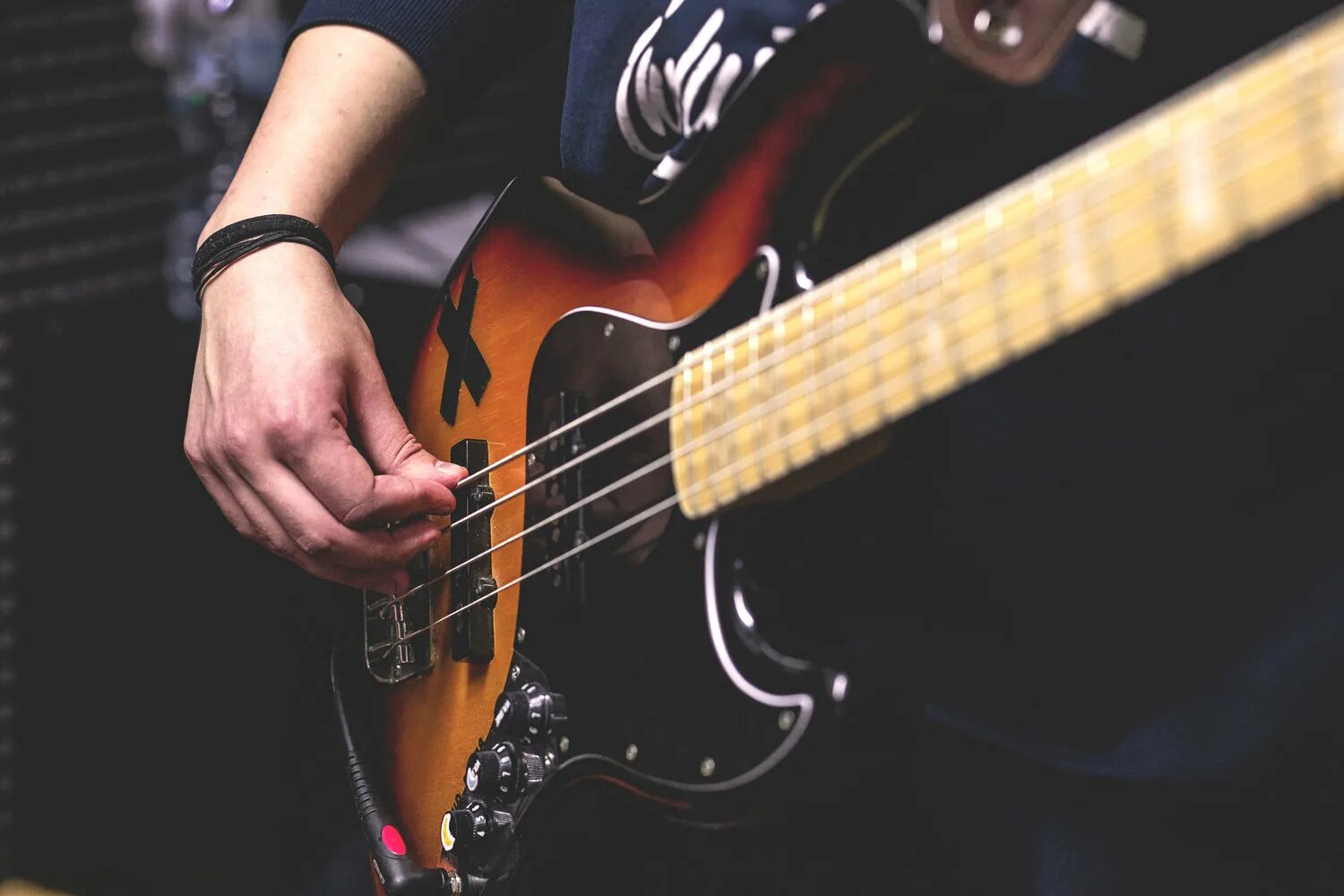 Mirjalol gitara