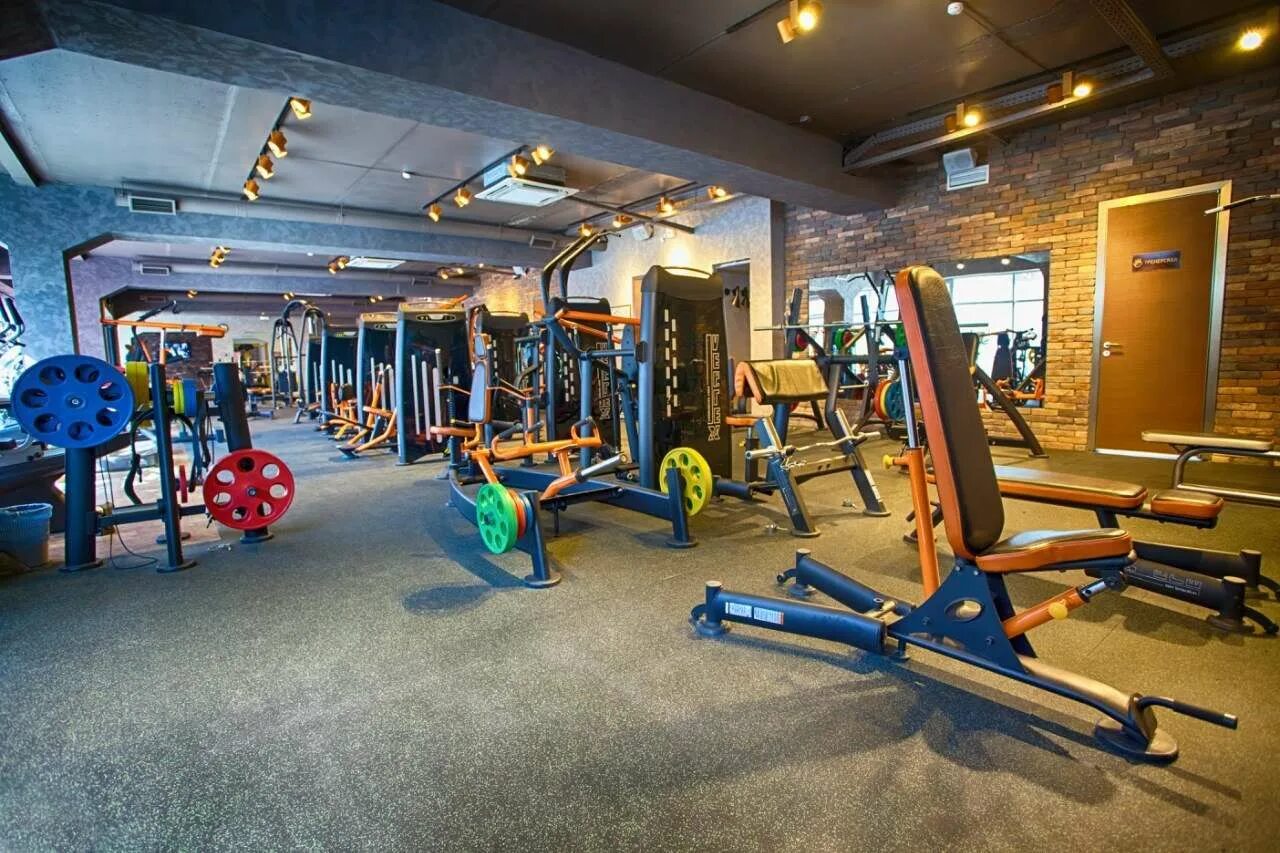 Фитнес проджект новосибирск на гоголя. Fitness project новосибирск. Фитнес проджект новосибирск. Fitness project новосибирск гоголя. Ресепшн холл в стиле лофт.