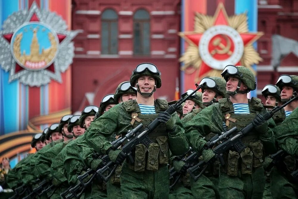 Песня солдаты на парад. Военный парад. Современная армия. Солдаты России. Солдаты на параде.