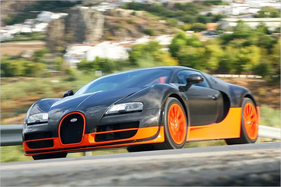 Сколько лошадиных сил в бугатти. Бугатти Вейрон 16 4 super Sport. Bugatti Veyron 16.4 Supersport. Бугатти Вейрон супер спорт Золотая. Bugatti super Sport Veyron до 100.