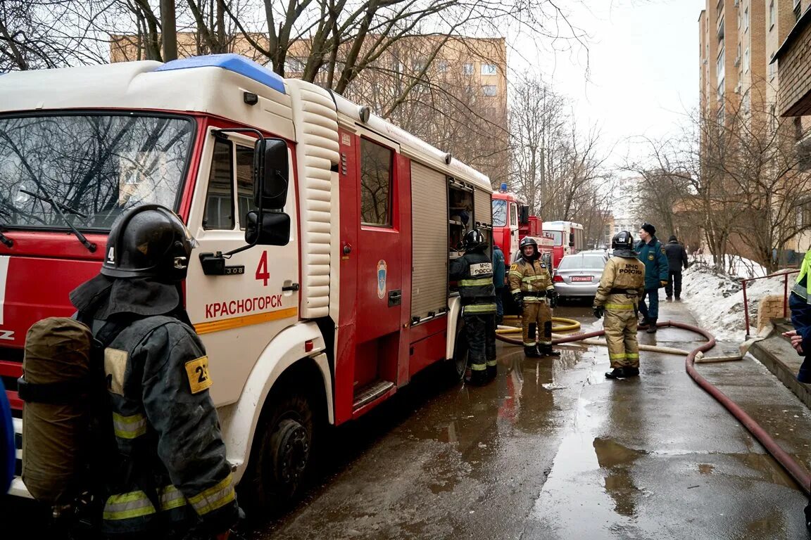 Теракт в красногорске сегодня последние новости. Пожар в Красногорске ул Ленина. Пожар в Красногорске сейчас. Пожар в Красногорске вчера. Пожар в Павшино сейчас.