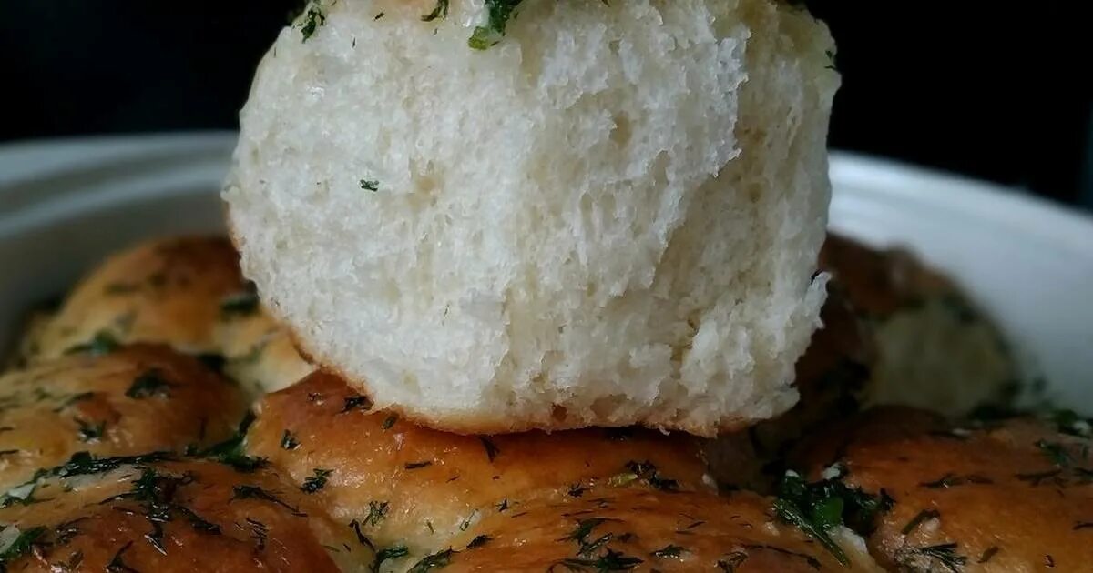 пампушки к борщу без чеснока. чесночные пампушки. украинские пампушки с чесноком к борщу. пампушки с чесноком к борщу. чесночные пампушки.