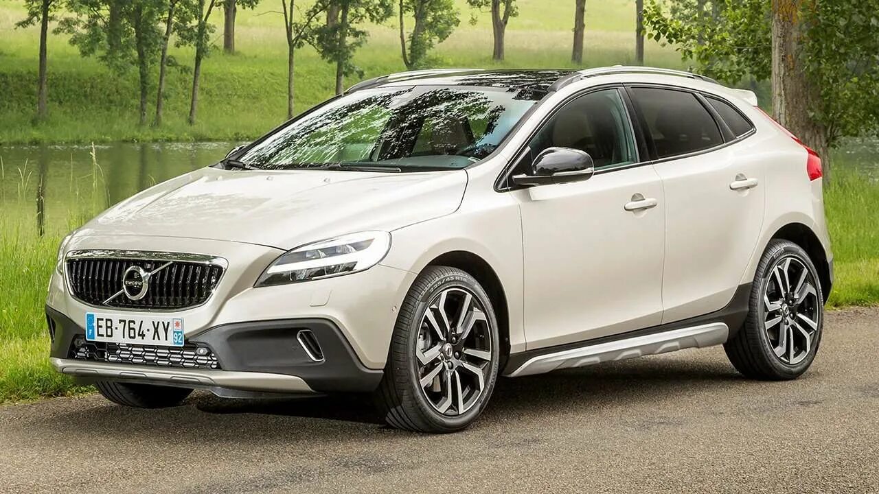 Volvo v40 Cross Country 2016. Вольво v40 Cross Country 2019. Volvo v40 Cross Country 2020. Вольво v40 2021. Купить вольво у официального дилера