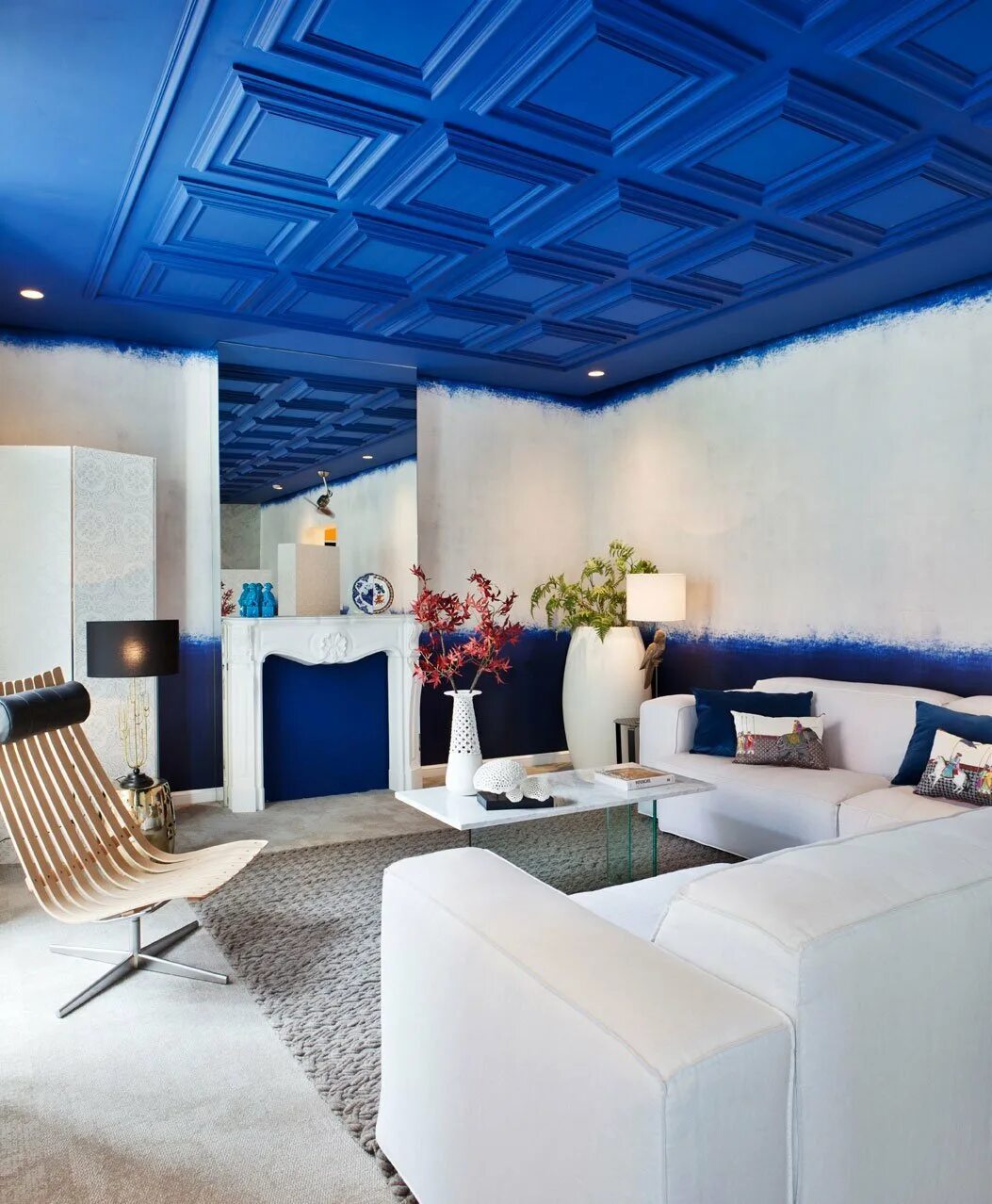 Кухня в голубых тонах. Bolon bl 3011 d20. Синие стены в интерьере кухни. Синий деревянный пол. Синий пол в интерьере.