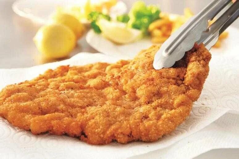 Отбивные из куриной грудки в панировочных