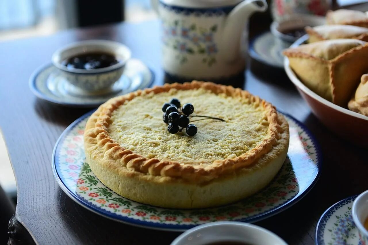 Татарские пироги. Татарская кухня Губадия. Губадия (татарский праздничный пирог). Губадия блюдо. Губадия Эстетика.