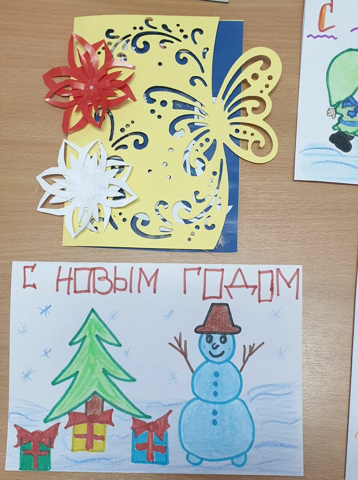 Новогодние подарки рисовать. Рисование новый год средняя. Рисование новогодних открыток средняя группа конспект. Рисование новогодних открыток средняя группа конспект. Рисование елки в средней группе.