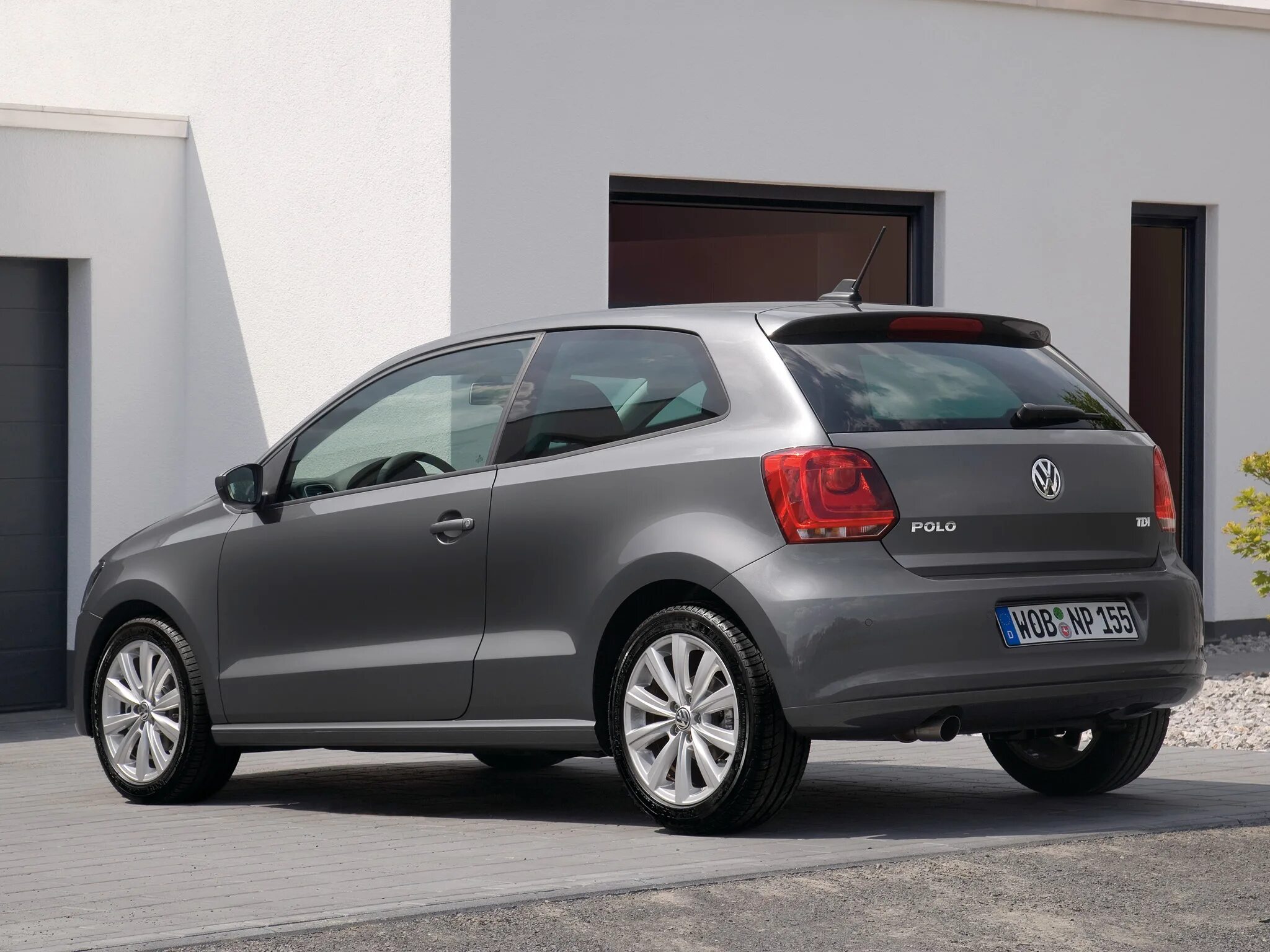 Volkswagen hatchback. Volkswagen Polo Hatchback 2012. Volkswagen Polo 3 Door. Volkswagen Polo 2012 хэтчбек. VW Polo Hatchback 2012.