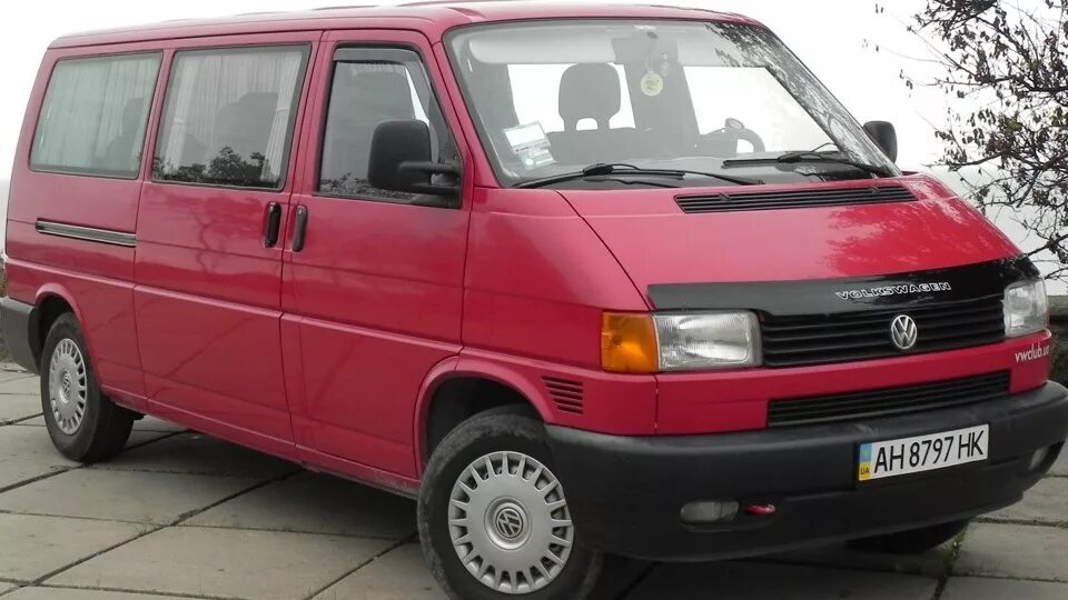 Фольксваген Транспортер т4 удлиненный. Фольксваген Транспортер 1996. Volkswagen Transporter t4 красный. Фольксваген транспортёр т4 удлиненная база.