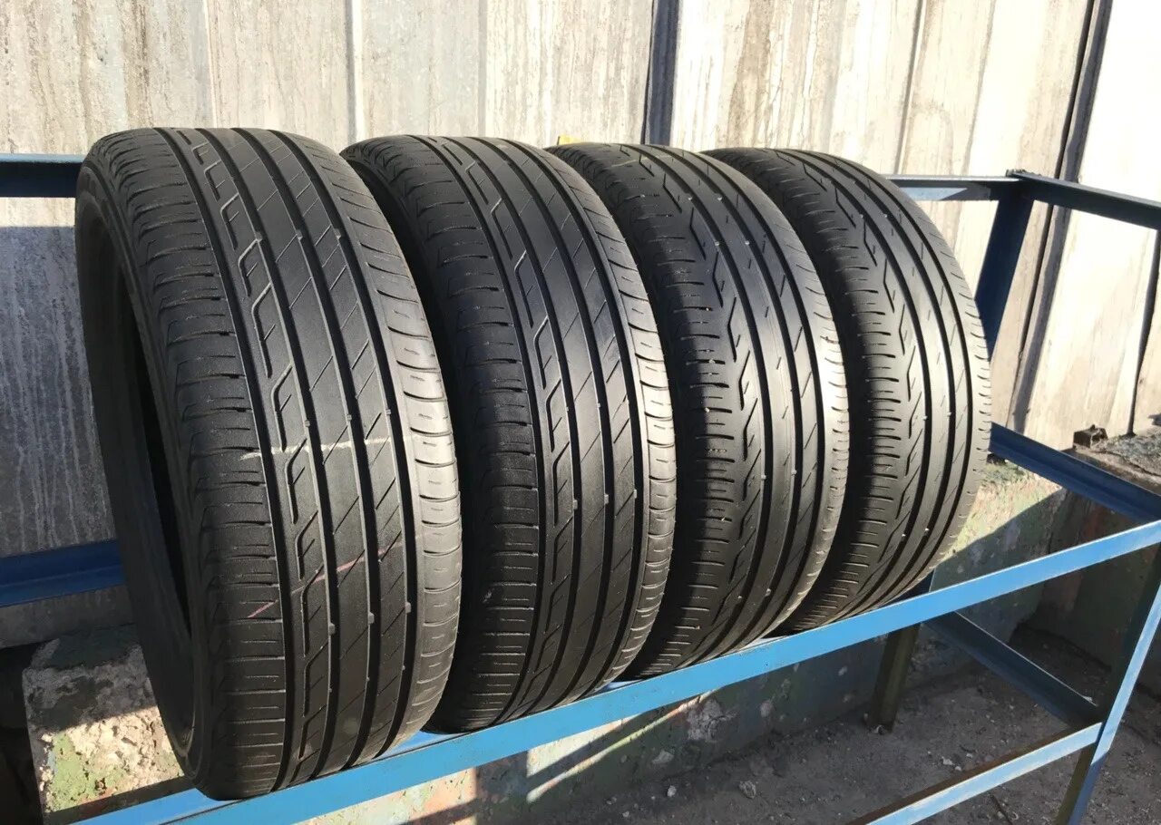 Шины б у 225 65. Bridgestone Turanza t001 225/55 r17. Bridgestone Turanza 225/55 r17 лето. Бриджстоун Туранза 225 55 17. Бриджстоун 225 55 р17.