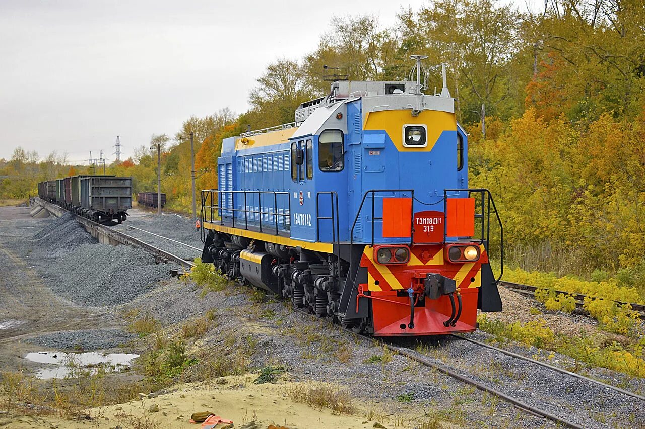 Маневровый электровоз. Тэм18дм. Тепловоз тэм18дм. Маневровый тепловоз тэм18. Маневровый тепловоз ТМ-18.