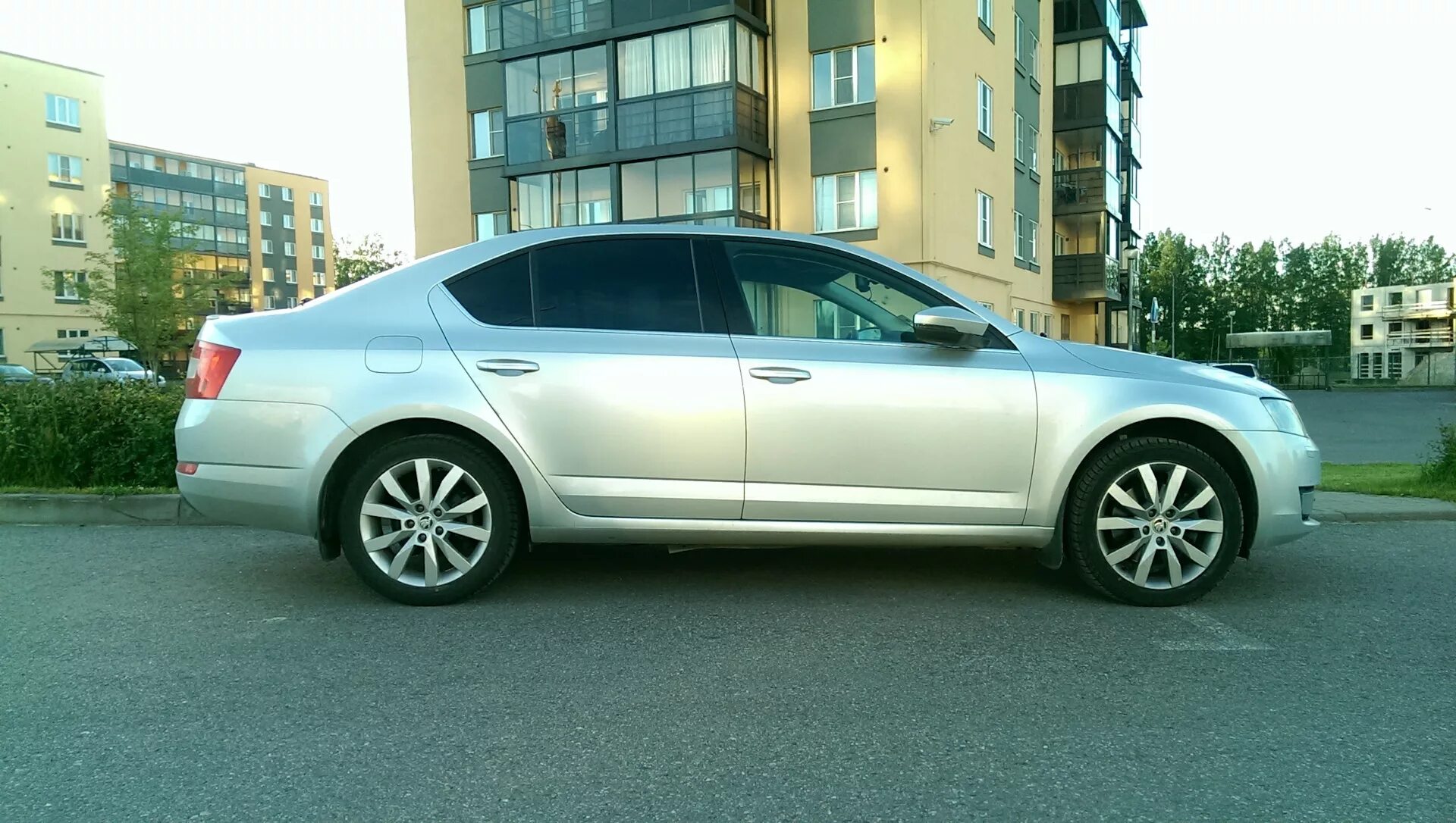 Диски r17 octavia. Skoda octavia r17. диски skoda octavia r17. skoda octavia a7 r17. шкода октавия а7 r17.