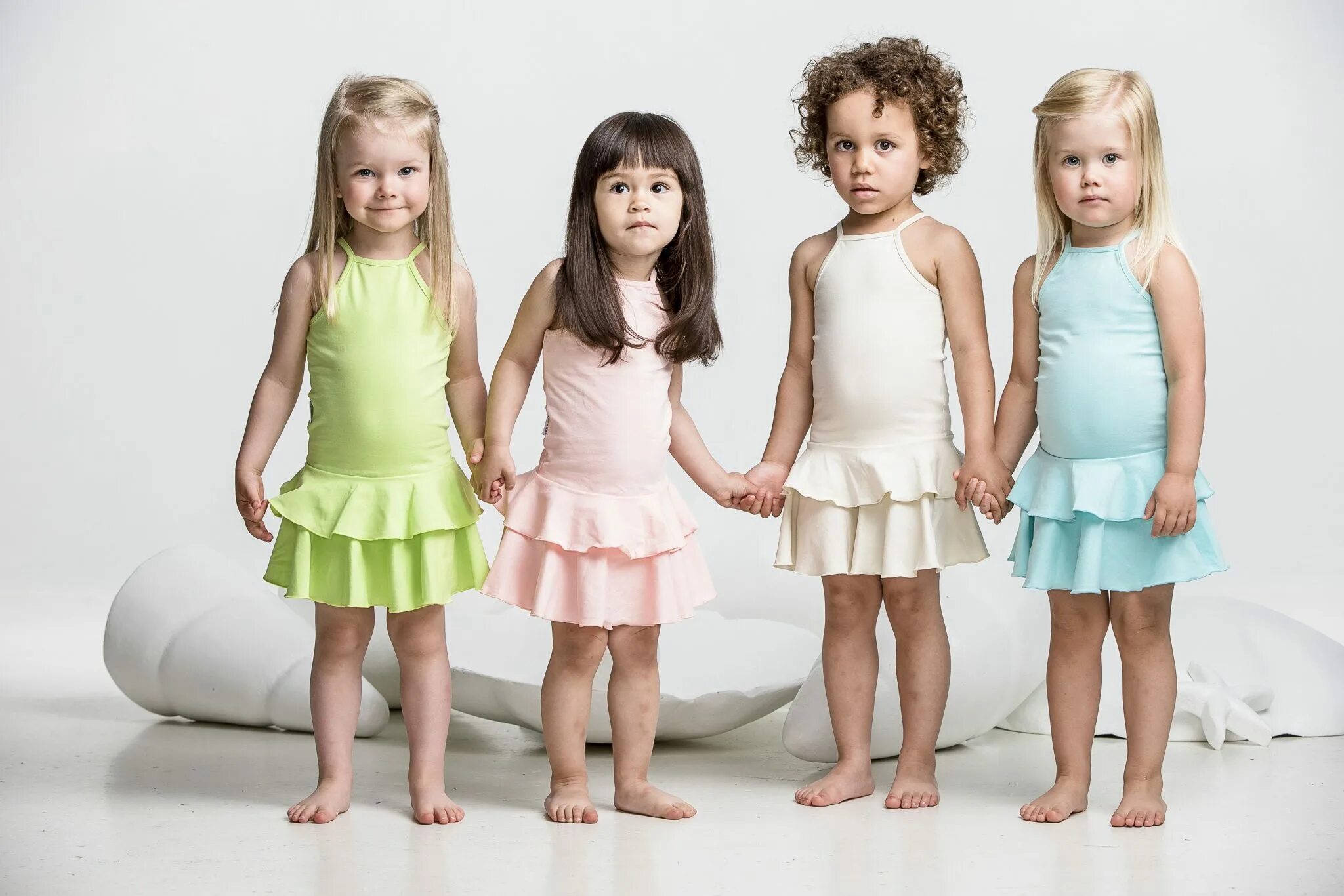 Котон детская одежда. Маленькие дети мода в полный рост. Детская одежда из органического хлопка. Clothes for little Kids.
