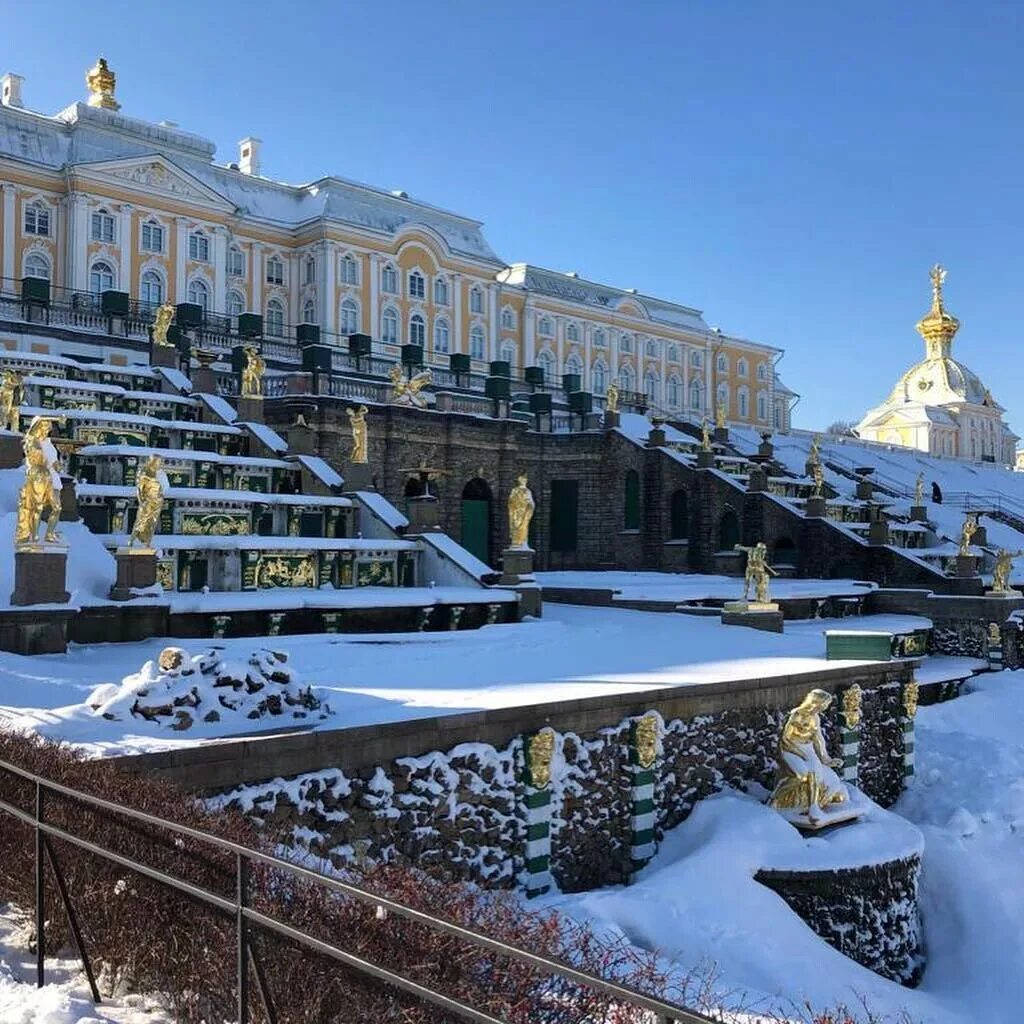 Куда можно сходить в санкт петербурге зимой. Петергоф зимний дворец. дворцы петергофа зима. дворцово-парковый ансамбль петергоф зимой. петергоф фонтаны зимой.