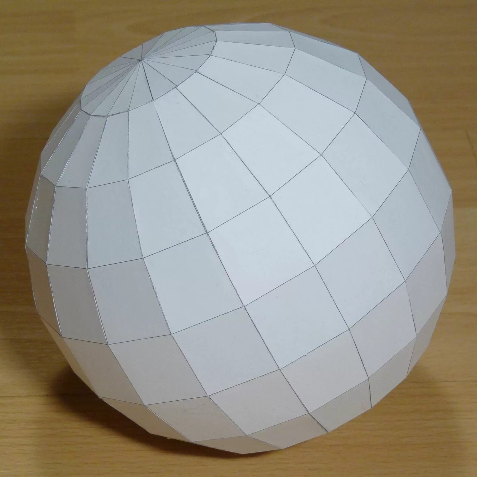Сделать круглый шар. Шар из бумаги. Объемный бумажный шар. Объемный шар из картона. Объямный шара из бумаги.