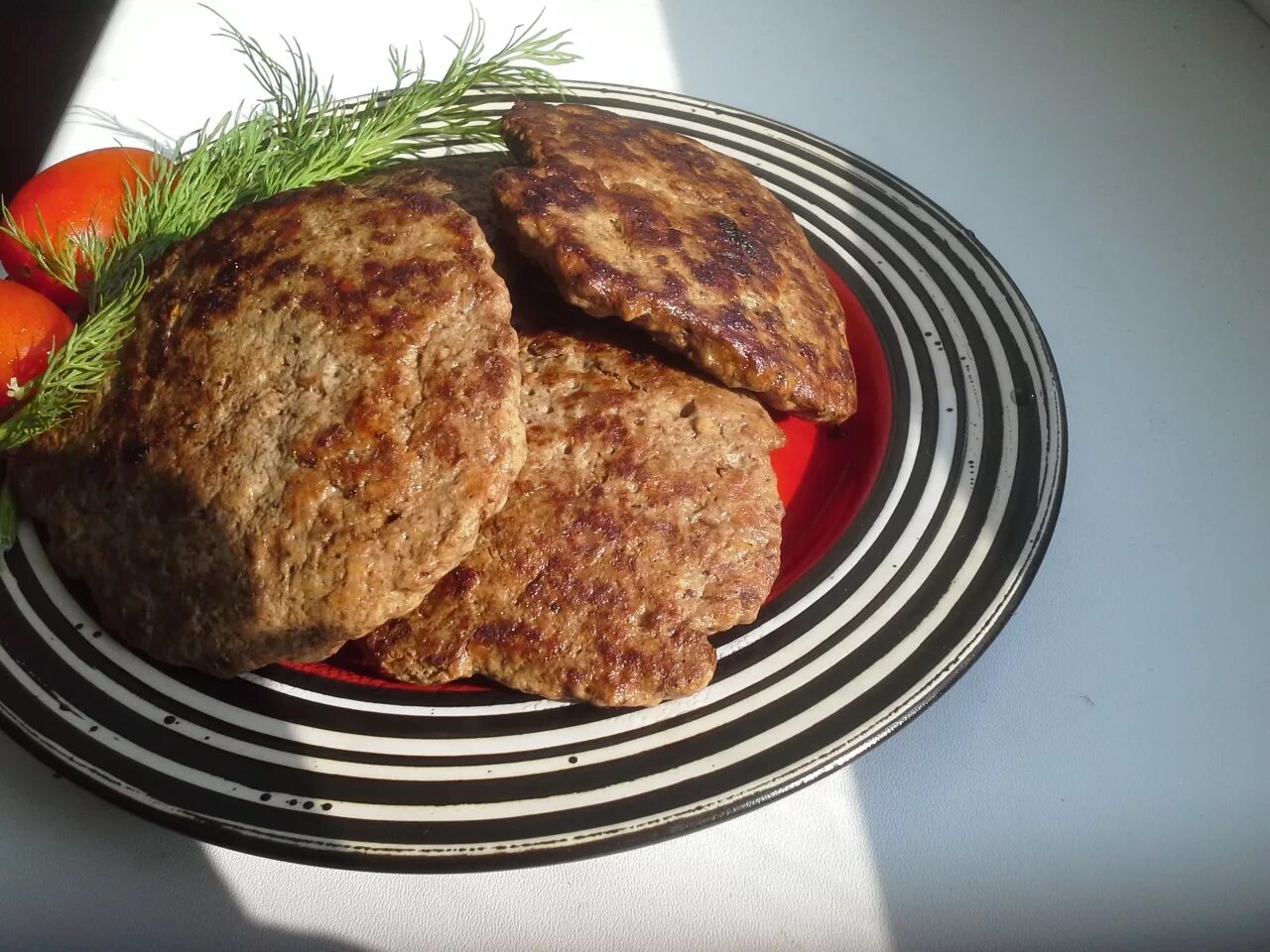 Рецепт котлет с куриной печенью. Печеночники котлеты. котлеты из печени говяжьей. оладьи из печени говяжьей. печеночные оладушки.