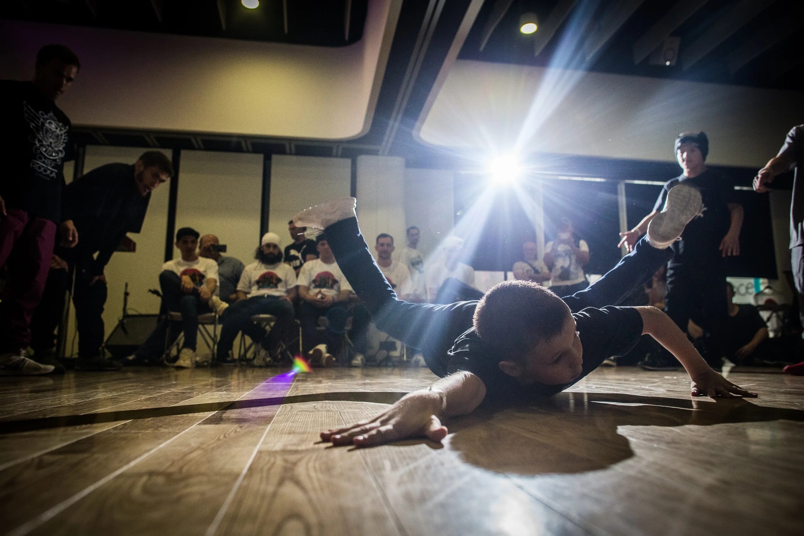 Московские школы танцев. Element Dance School Бауманская. Школа танцев на Тверской. Танцевальная студия на Юго западе. МОСБРЕЙК.