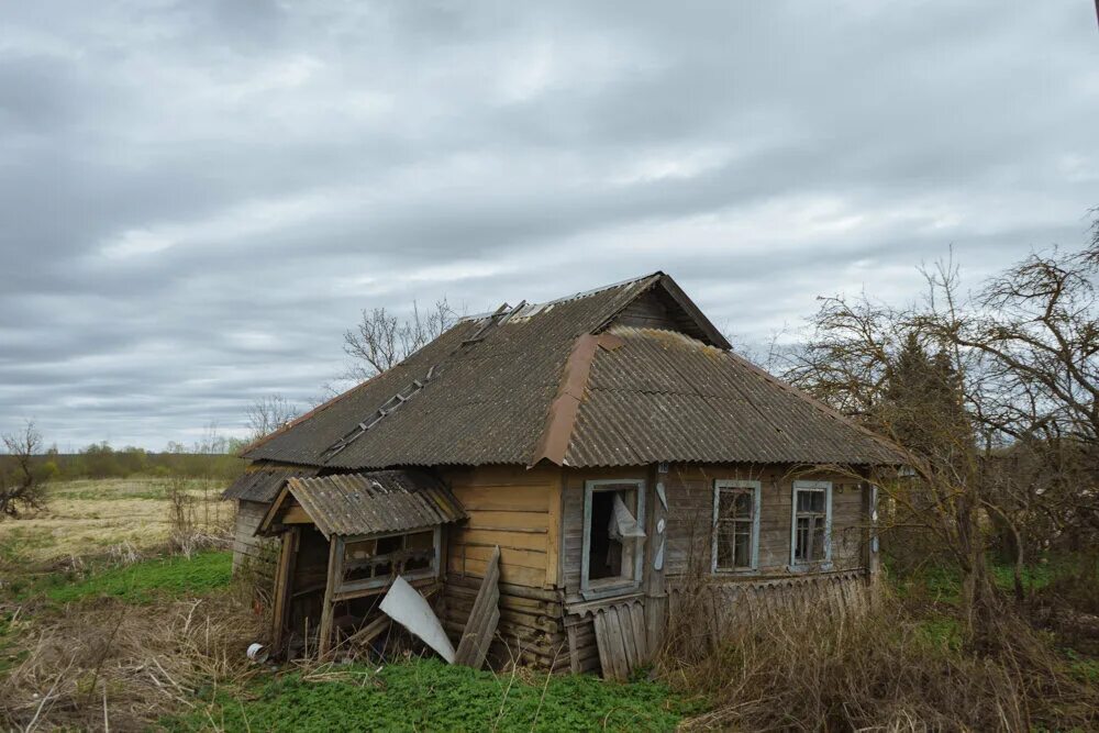 Мертвые дома в деревне