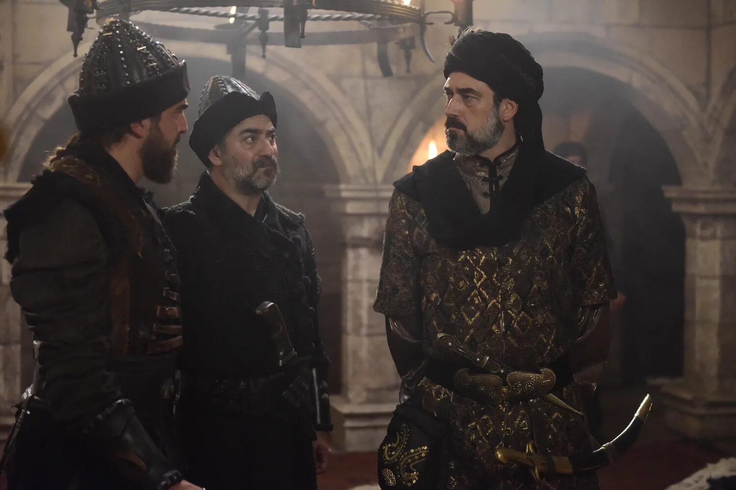 Воскресший эртугрул айкисс. Воскрешение эртугрул 4. Возвращение эртугрул. Арда анарат воскресший эртугрул. Эртугрул шехзаде.