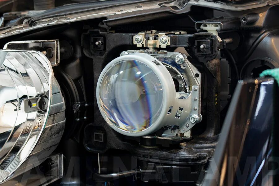 Билинзы лед в w463. Bi led линзы Mercedes c class. Bi-led ПТФ BMW. Биксеноновые линзы w246.