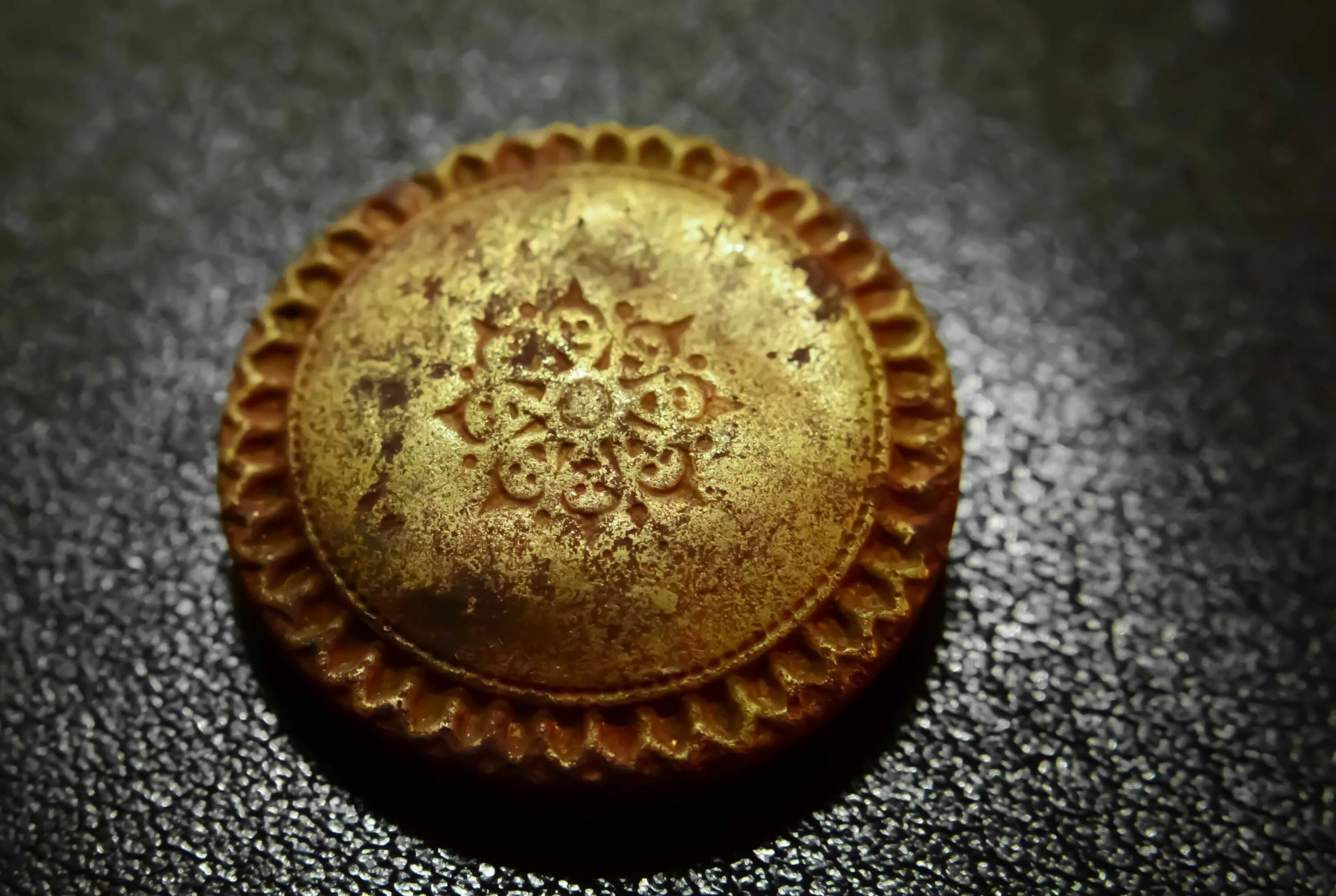 английские пуговицы крымской войны. пуговица на английском. K 71. английские мундирные пуговицы. пуговица на английском.