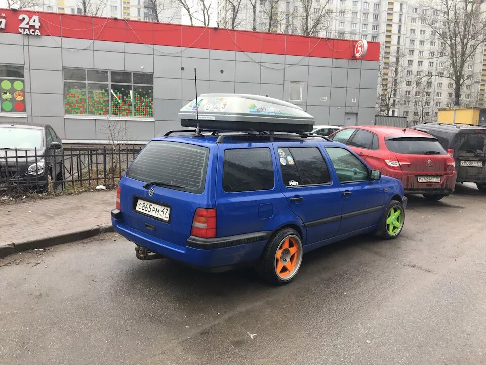 Volkswagen Golf 3 багажник. Багажник на крышу Фольксваген гольф 2. Фольксваген гольф 2 багажник. VW Golf 1996 багажник на крышу.